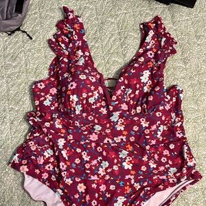 Latched Mama Nursing/Pregnancy Swimsuit. NWT. Size 24W/26W.